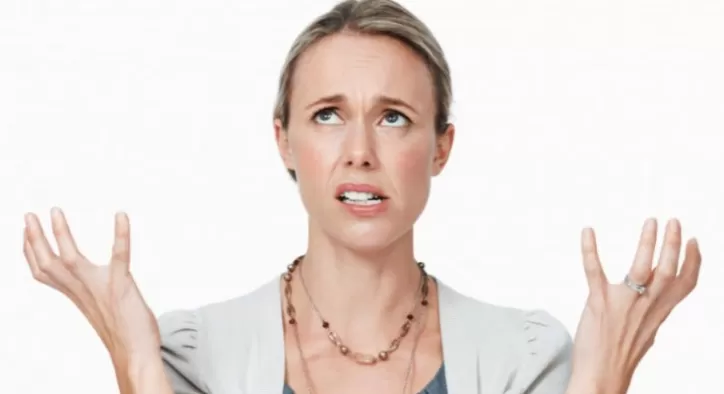 Metal Diş Teli Mi Şeffaf Diş Teli Mi? Hangisini Seçelim?